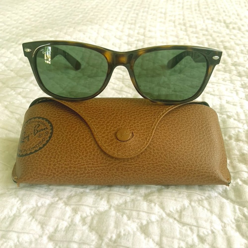 Ray-Ban Tortious Shell New Wayfarer RB2132